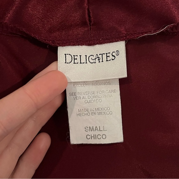 3/$30 Vintage Satin & Silk Robe - Picture 7 of 7